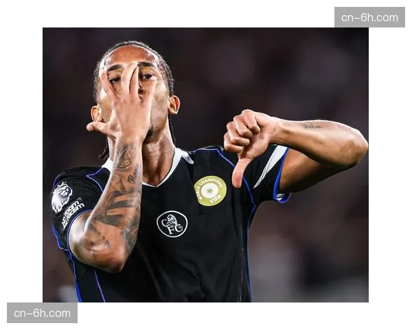 若昂佩德罗轻巧破门加推射 射门技术全面展现